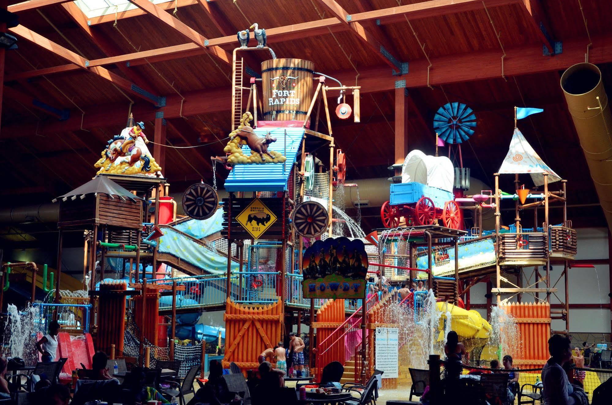 Fort Rapids Indoor Waterpark Resort Columbus Exterior photo